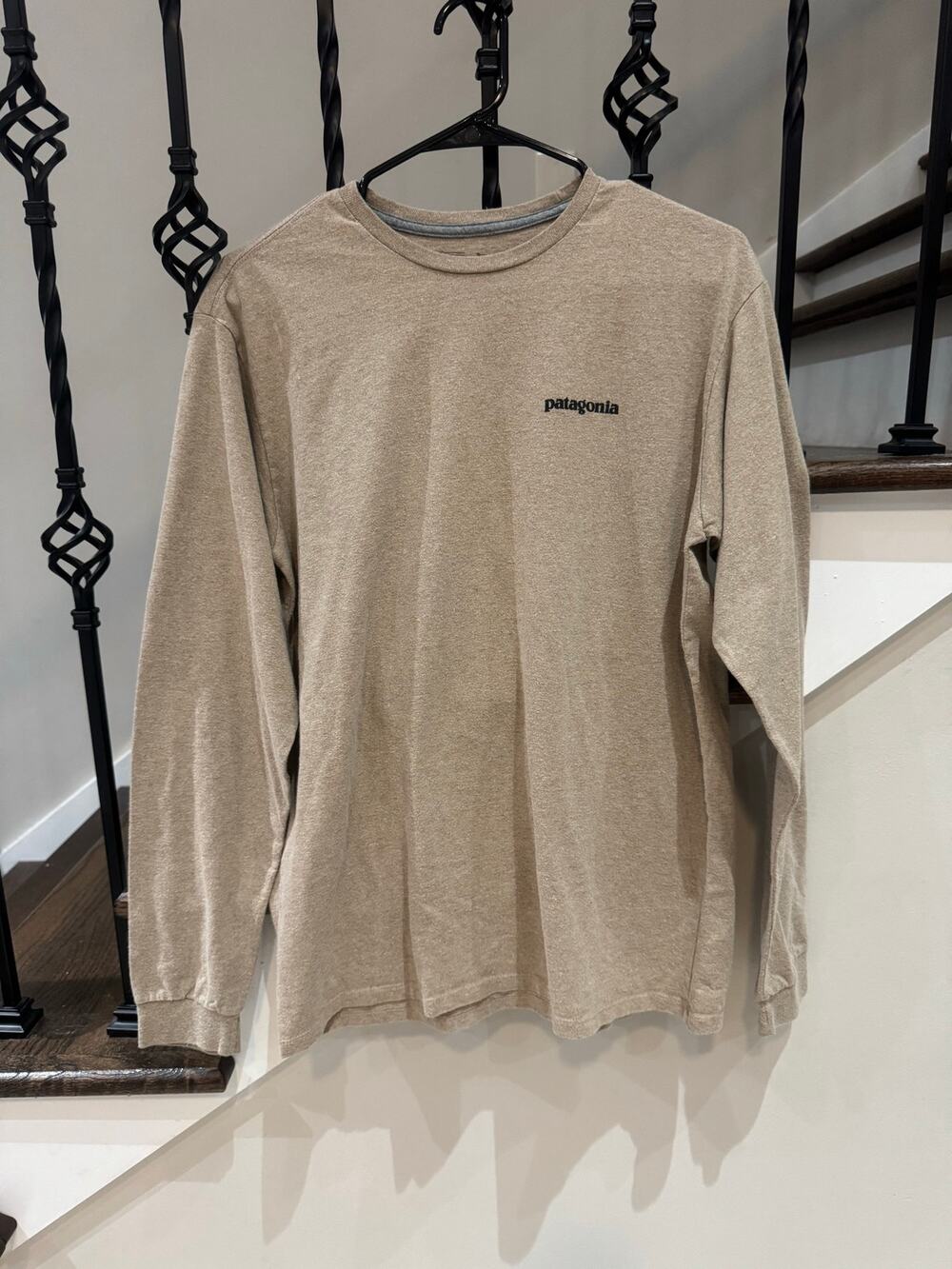 Patagonia Responsibili-Tee Long Sleeve Shirt Tan Men’s Small